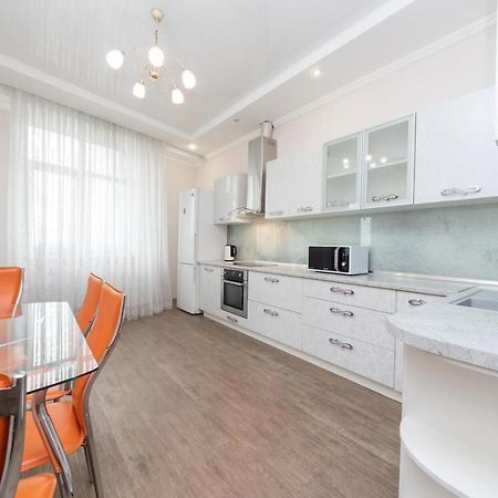 Апартаменти Люкс Класу В Новому Будинку В Центрі Kiev Exterior foto