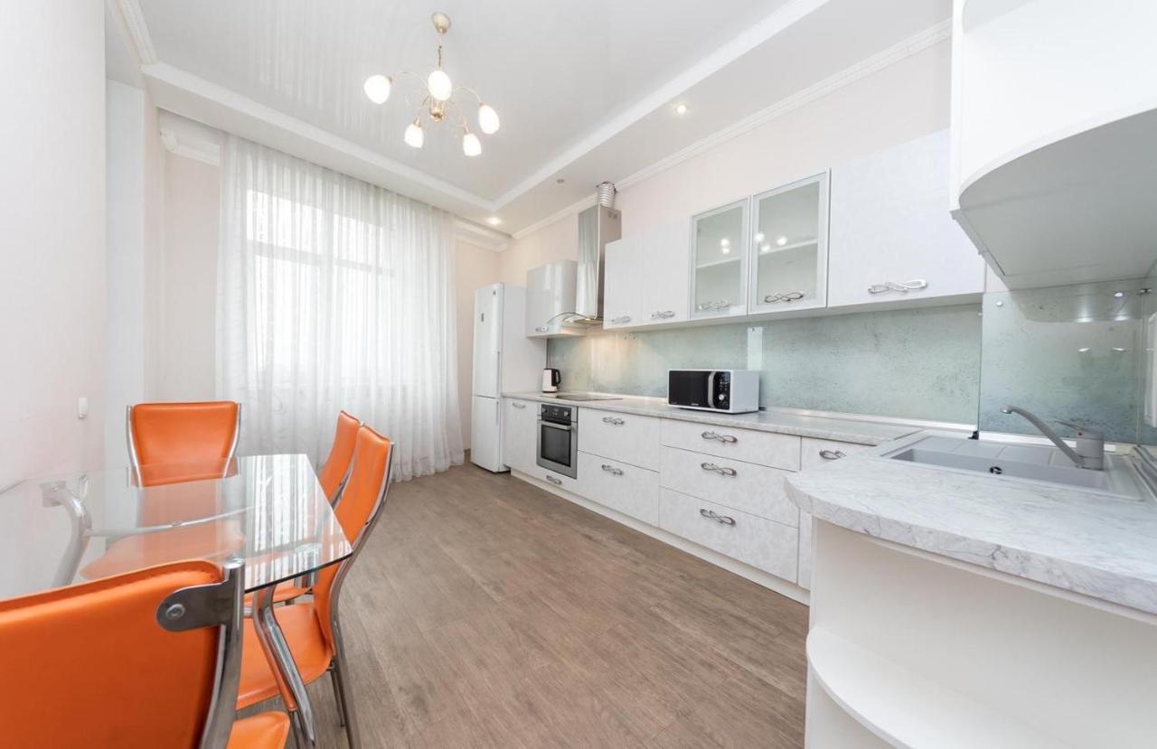 Апартаменти Люкс Класу В Новому Будинку В Центрі Kiev Exterior foto